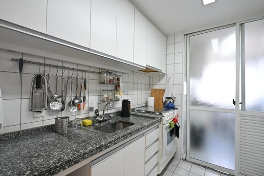 Cozinha de apartamento à venda com 2 quartos, 65m² em Vila Andrade, São Paulo