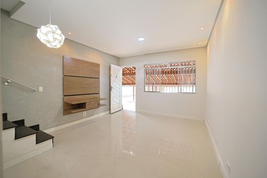 Casa de Condomínio para alugar com 2 quartos, 75m² em Vila Paranagua, São Paulo
