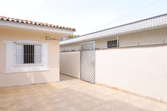 Quintal de casa à venda com 3 quartos, 182m² em Jardim Lideranca, São Paulo