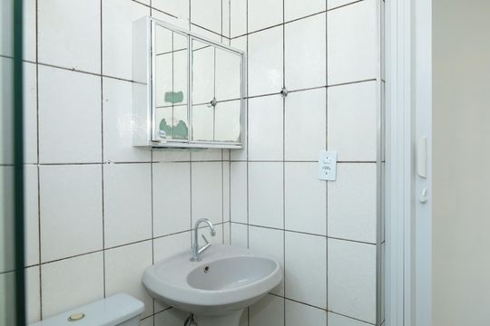 Banheiro 1 de casa à venda com 3 quartos, 182m² em Jardim Lideranca, São Paulo