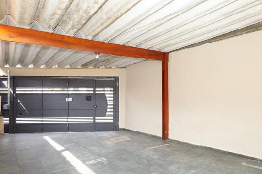 Garagem de casa à venda com 3 quartos, 182m² em Jardim Lideranca, São Paulo
