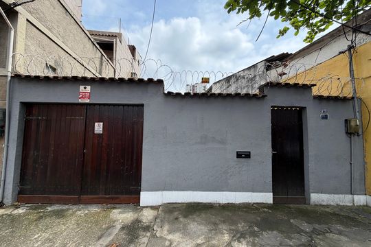 Fachada de casa à venda com 2 quartos, 400m² em Taquara, Rio de Janeiro