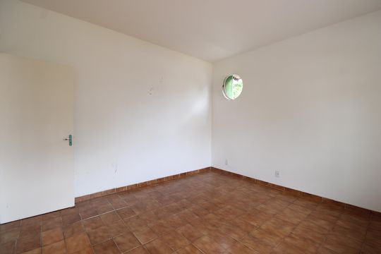 Quarto 1 de casa à venda com 2 quartos, 400m² em Taquara, Rio de Janeiro