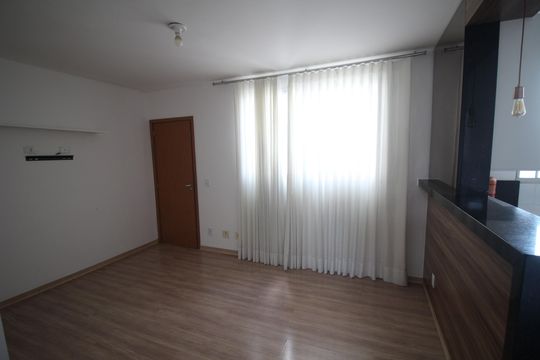 Sala de apartamento para alugar com 2 quartos, 45m² em Califórnia, Contagem