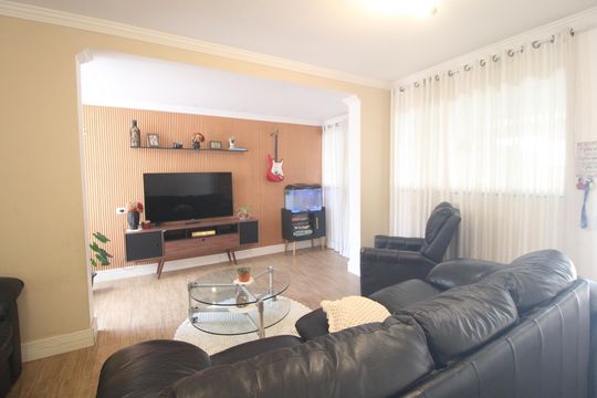 Sala de casa à venda com 4 quartos, 125m² em Jardim das Imbuias, São Paulo