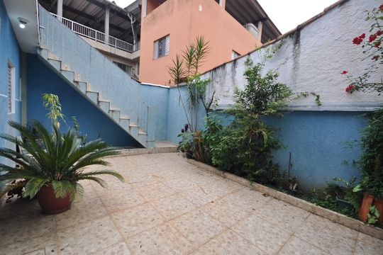 Quintal de casa à venda com 3 quartos, 150m² em Vila Amalia (zona Norte), São Paulo