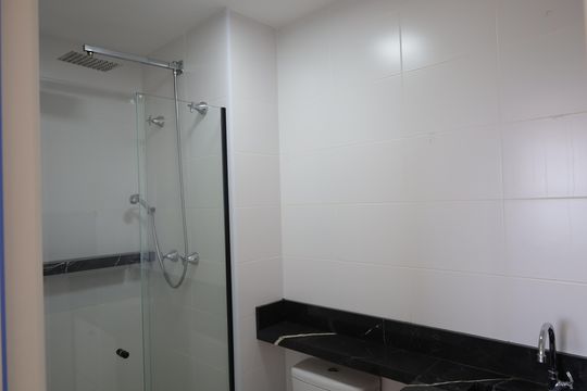 Banheiro da Suíte de apartamento para alugar com 2 quartos, 42m² em Socorro, São Paulo