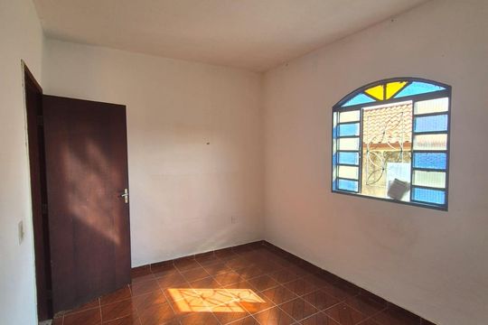 Quarto de casa para alugar com 2 quartos, 50m² em Kátia (Justinópolis), Ribeirão das Neves