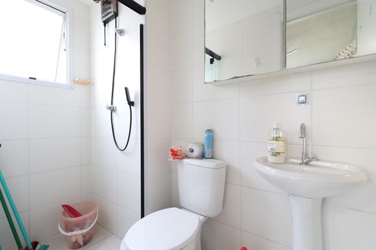 Banheiro  de apartamento à venda com 1 quarto, 27m² em Barra Funda, São Paulo