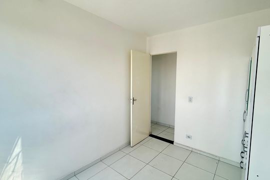 Quarto 2 de apartamento para alugar com 2 quartos, 48m² em Jardim Albertina, Guarulhos