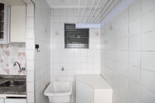 Área de Serviço de apartamento para alugar com 2 quartos, 45m² em Vila Americana, São Paulo