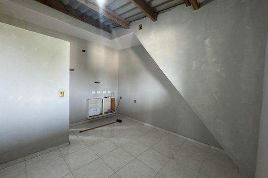Casa à venda com 6 quartos, 300m² em Santa Maria, Osasco