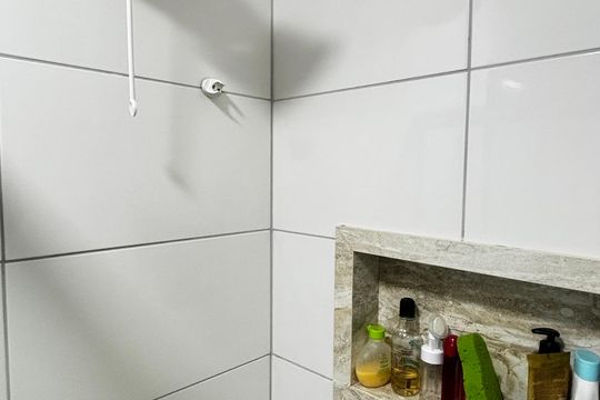 Banheiro de apartamento à venda com 2 quartos, 38m² em Vila Guaraciaba, Santo André