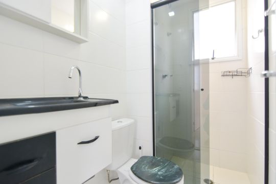Banheiro de apartamento para alugar com 2 quartos, 40m² em Jardim Albertina, Guarulhos