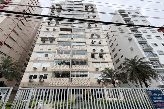 Fachada de apartamento para alugar com 2 quartos, 69m² em Embaré, Santos