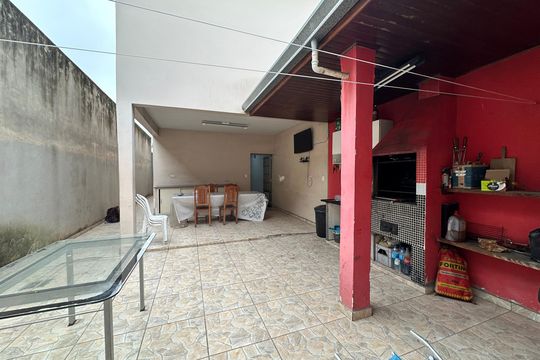 Quintal de casa à venda com 3 quartos, 183m² em Aldeia De, Barueri