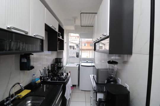 Cozinha de apartamento à venda com 2 quartos, 42m² em Jardim Egle, São Paulo