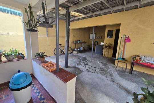 Área externa de casa à venda com 3 quartos, 215m² em Planalto Paulista, São Paulo