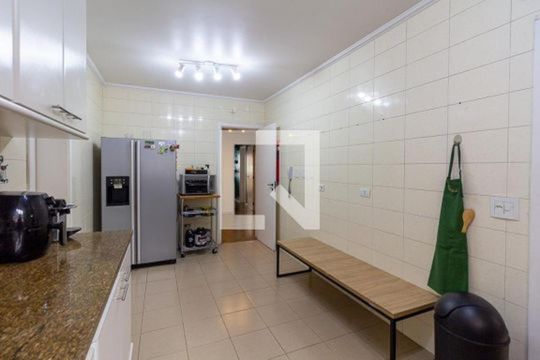 Cozinha de apartamento para alugar com 4 quartos, 198m² em Jardim Ampliacao, São Paulo