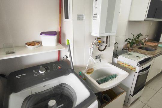Área de serviço de apartamento para alugar com 2 quartos, 70m² em Barra Olímpica, Rio de Janeiro