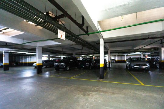 Garagem de apartamento para alugar com 3 quartos, 74m² em Vila Azevedo, São Paulo