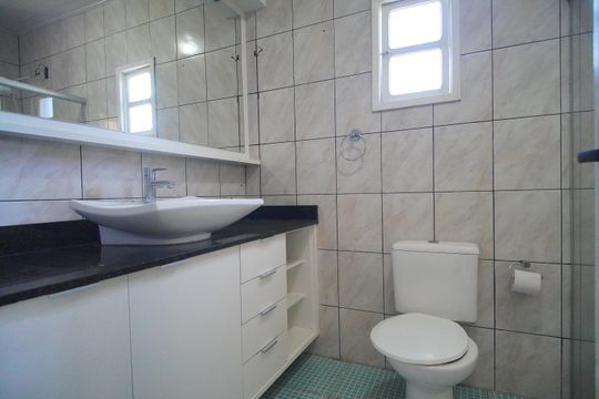 Banheiro de casa para alugar com 2 quartos, 120m² em Santos Dumont, São Leopoldo