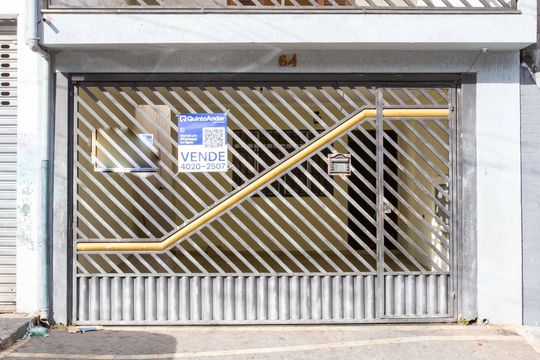 Fachada de casa à venda com 3 quartos, 250m² em Vila Nogueira, Diadema