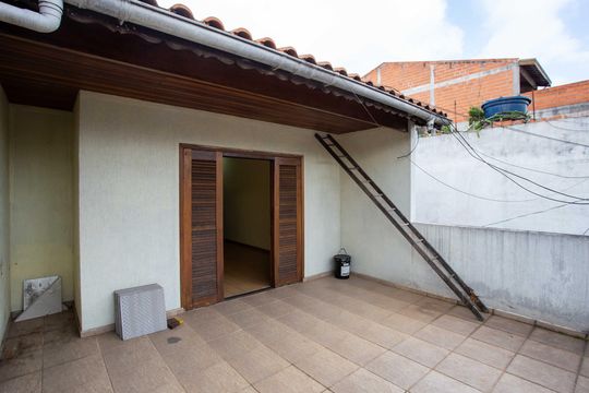 Varanda de casa à venda com 3 quartos, 250m² em Vila Nogueira, Diadema