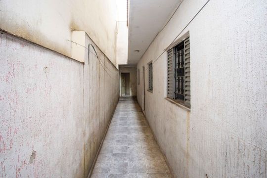 Corredor de casa à venda com 6 quartos, 250m² em Vila Nogueira, Diadema
