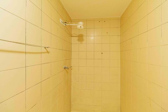 Banheiro e Área de serviço de kitnet/studio à venda com 0 quarto, 33m² em Liberdade, São Paulo