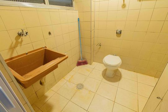 Banheiro e Área de serviço de kitnet/studio à venda com 0 quarto, 33m² em Liberdade, São Paulo