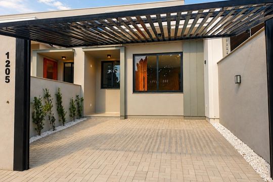 Fachada de casa à venda com 3 quartos, 106m² em São José, Canoas