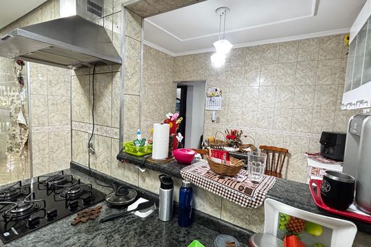 Cozinha de casa à venda com 4 quartos, 223m² em Jardim Utinga, Santo André
