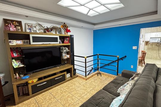 Casa à venda com 4 quartos, 223m² em Jardim Utinga, Santo André