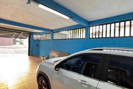 Garagem de casa à venda com 4 quartos, 223m² em Jardim Utinga, Santo André