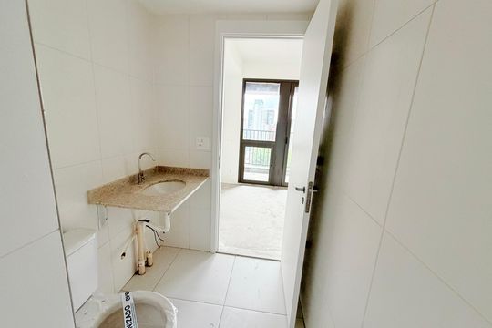 Banheiro  de kitnet/studio para alugar com 1 quarto, 29m² em Cidade Monções, São Paulo