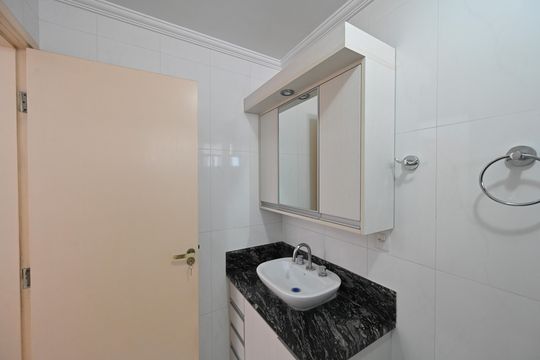 Banheiro Social de apartamento à venda com 2 quartos, 65m² em Vila Mariana, São Paulo