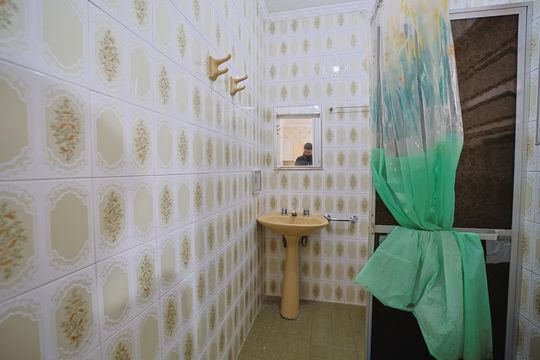 Banheiro de casa à venda com 2 quartos, 110m² em Vila Paulistania, São Paulo