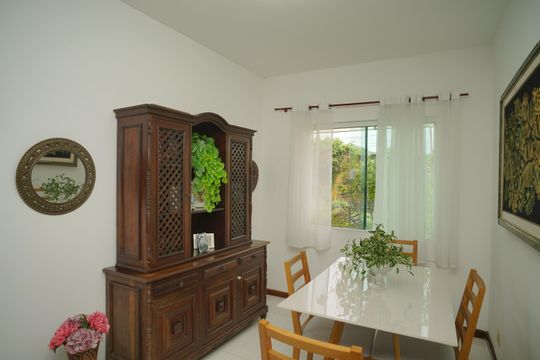 Sala de Jantar de casa de condomínio para alugar com 3 quartos, 120m² em São José de Imbassai, Maricá