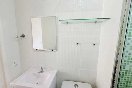 Banheiro  de apartamento à venda com 2 quartos, 38m² em Vila Damaceno, São Paulo