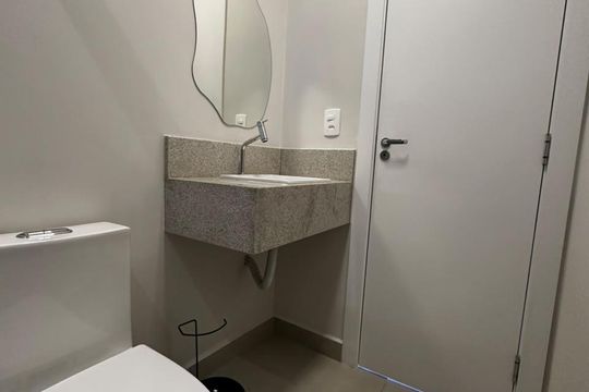 Banheiro Social de apartamento para alugar com 1 quarto, 60m² em Portão, Curitiba