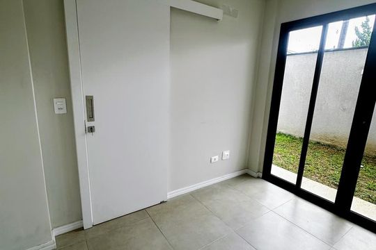 Quarto 2 de apartamento para alugar com 1 quarto, 60m² em Portão, Curitiba