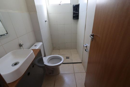 Banheiro de apartamento para alugar com 2 quartos, 43m² em Residencial Jequitibá, Ribeirão Preto