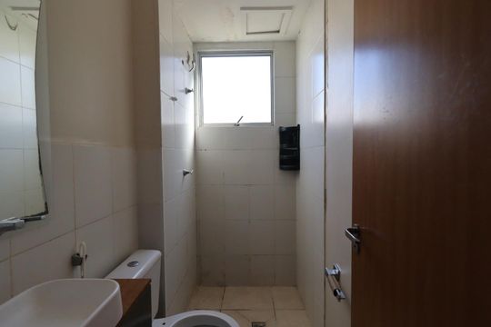 Banheiro de apartamento para alugar com 2 quartos, 43m² em Residencial Jequitibá, Ribeirão Preto