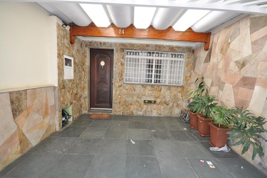Garagem de casa à venda com 2 quartos, 140m² em Vila Medeiros, São Paulo