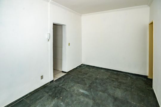 Sala de casa para alugar com 2 quartos, 70m² em Santa Terezinha, Belo Horizonte