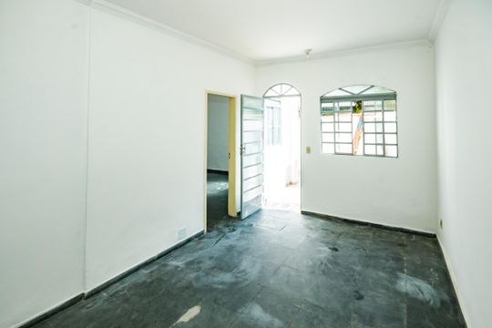 Casa para alugar com 2 quartos, 70m² em Santa Terezinha, Belo Horizonte