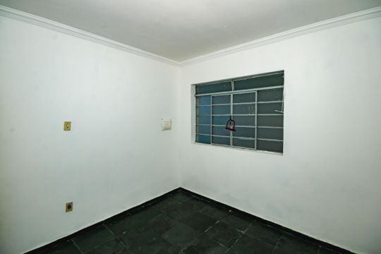 Casa para alugar com 2 quartos, 70m² em Santa Terezinha, Belo Horizonte