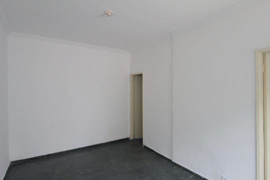 Sala de casa para alugar com 2 quartos, 70m² em Santa Terezinha, Belo Horizonte
