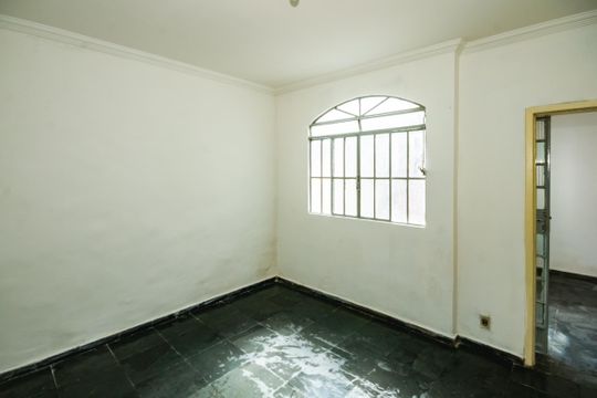 Casa para alugar com 2 quartos, 70m² em Santa Terezinha, Belo Horizonte